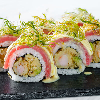 Крейзи ролл в Too much sushi по цене 850 ₽