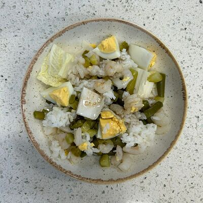 Салат с креветками и рисом в Кофеин по цене 330