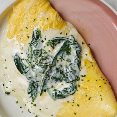 Омлет из трех яиц со шпинатом в Yumbaker gardens по цене 975 ₽