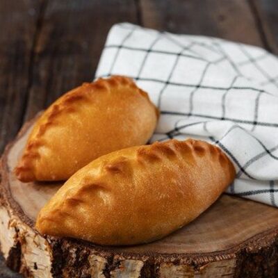  Пирожок с яйцом и зеленым лукомв Дом хлеба по цене 112 ₽