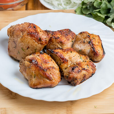 Куриный шашлык из филе бедра в У Карена по цене 669 ₽