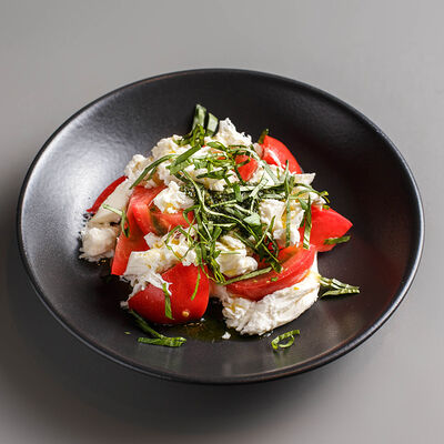 Капрезе в Пицца 22 сантиметра по цене 680 ₽