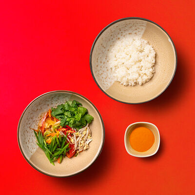 Вок с курицей, рисом и соусом том ям в VASILCHUKI Chaihona №1 по цене 410