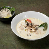 Том Кха с цыпленком в Бай Тай