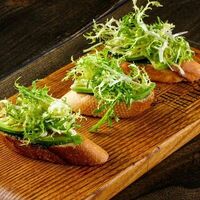 Тапас с авокадо в Па-Паэлья