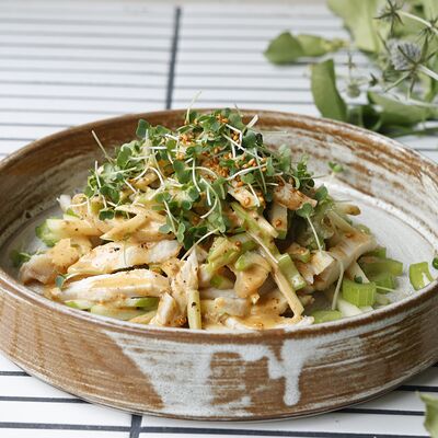 Салат с цыпленком в Finch по цене 790 ₽