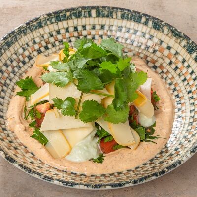 Салат с копченым сулугуни в Курагадиван по цене 365