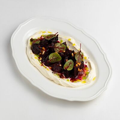 Вяленая свекла с кремом гуда и ткемали в DiDi по цене 730 ₽