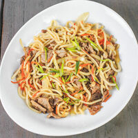 Лапша домашняя жареная в Юрта