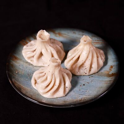 Хинкали классические в Imna Lounge по цене 330 ₽