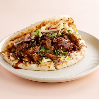 Пита с уткой и соусом хойсин в Bao Mochi по цене 650 ₽