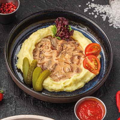Бефстроганов с пюре в Grill Vino & Хачапури по цене 810 ₽