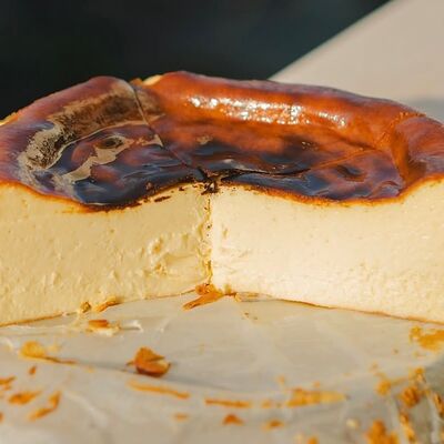 Баскский чизкейкв Mosdesserts по цене 6200 ₽