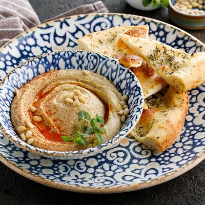 Хумус с лепешкой в Баклажан в ТЦ 