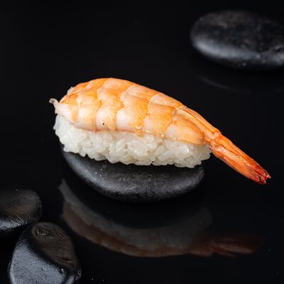 Суши с креветкой в Татаки по цене 159 ₽