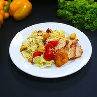 Цезарь с курицей в Хинкали хаус