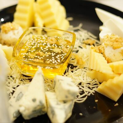 Сырное ассорти в Мангал House по цене 960 ₽