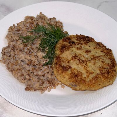 Домашняя котлета с гречкой в Сказка lounge по цене 270 ₽