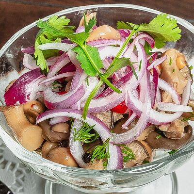 Маринованные грибочки в Ресторан кавказской и европейской кухни - Кисловодск по цене 220 ₽