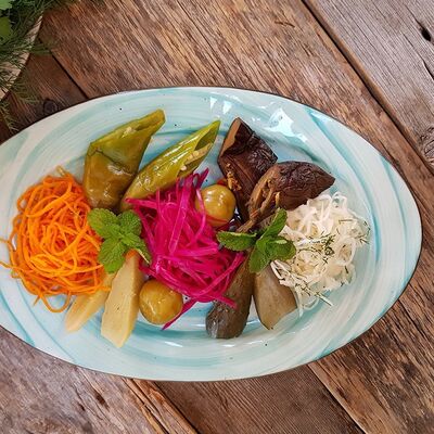 Маринады и соленья в Дюшес по цене 300