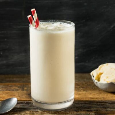 Коктейль Milk Shake ваниль в Hotdog Club & Bubble Tea по цене 220 ₽