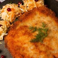 Куриный шницель с капустным салатом в Время Ч