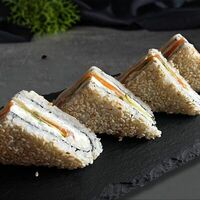 Сэндвич с лососем в Hanami