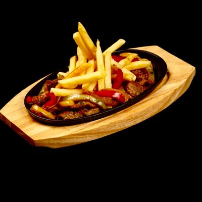 Жареная баранья мякоть с овощами в Леон по цене 900 ₽