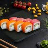 Ролл Филадельфия Лососик папе, маме тунец в Веселый Самурай Sushi Premium по цене 1016