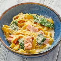 Паппарделле с лососем в Пармезан