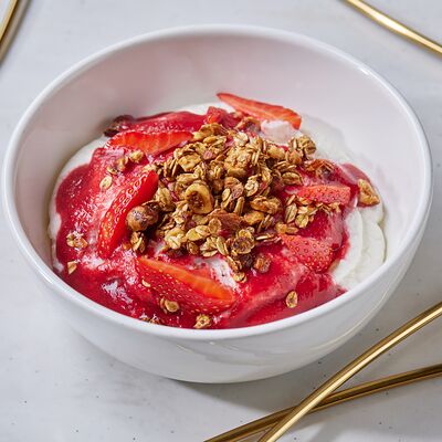 Гранола с творожным муссом в Море на Патриках по цене 490