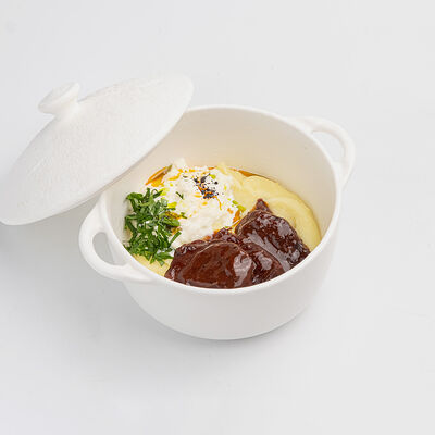 Томленные щечки бычка с картофельным пюре и страчателлой в Coffee BOOM по цене 4200 ₸