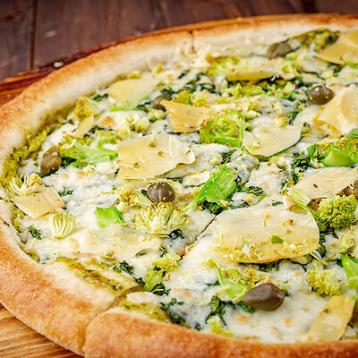 С артишоками и шпинатом в Пицца Хаб по цене 781 ₽