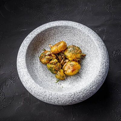 Битый картофель со специями в MEAT HAPPENS BBQ по цене 430 ₽