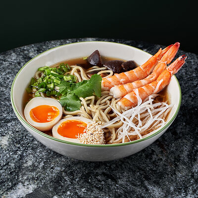 Рамен с креветками в Суши в бутылке по цене 720 ₽