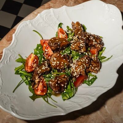 Теплый салат с куриной печенью в Мандарин по цене 615 ₽