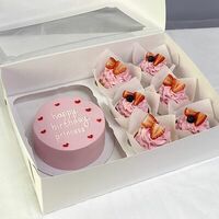 Бенто-торт и капкейки на день рождения Принцессе в Cosmo Сakery