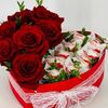 Красные розы с конфетами Raffaello в Дарите красиво по цене 5599