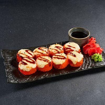 Запеченный ролл с лососем в Lafa Lounge по цене 890 ₽