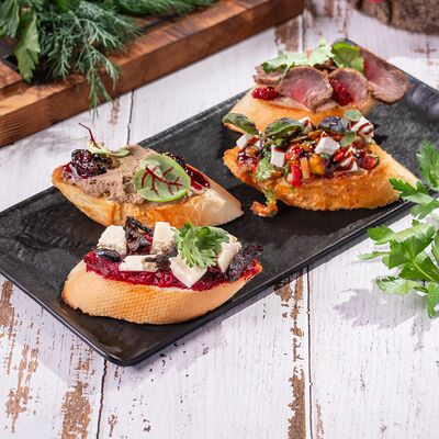 Ассорти из брускетт в Хантама по цене 450 ₽