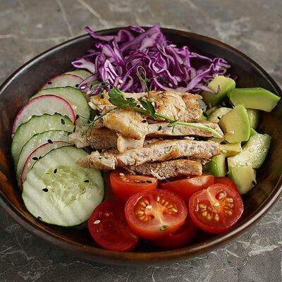 Боул с курицей в FRIENDLOUNGE по цене 470 ₽