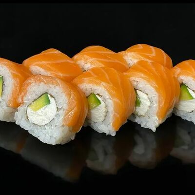 Филадельфия с авокадо в Том Ям по цене 470 ₽