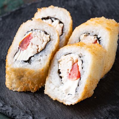 Чикен темпура маки в Акрополь по цене 390 ₽