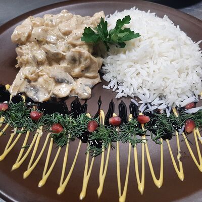 Курица с грибами в Шашлык Гриль Хаус по цене 650 ₽