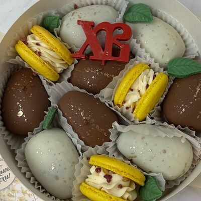 Набор пирожных к пасхе в Кондитерская Конфетка Питер по цене 2420 ₽