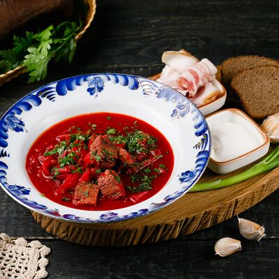 Борщ наваристый с салом и бородинский хлебом в Славянский базаръ по цене 650 ₽