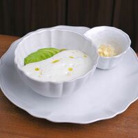 Злаковая каша с авокадо и пармезаном в Red Cup iMall