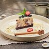 Яндекс Чизкейк с голубикой, финиками и малиновым соусом в Злаки Умная еда Halal по цене 610