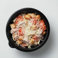 Салат Цезарь с подкопченной курицей в RollХан