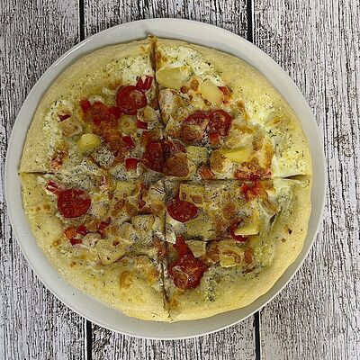 Мини-пицца с курицей и ананасами в Луна Рыба по цене 460 ₽